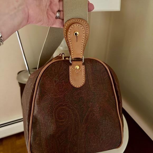 Vintage Etro Travel Duffle Bag with lock and keys - Picture 9 of 17